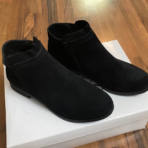 Steve Madden Shoes - Steve Madden Black Booties